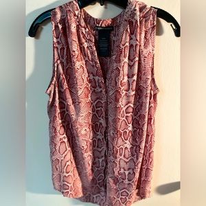 Chelsea and Theodore Ladies Medium blouse